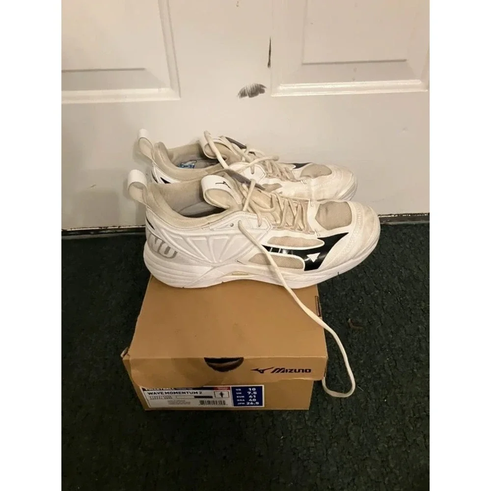 Mizuno Women's Wave Momentum 2 Volleyball Shoes Size 10 White Navy Blue with Box